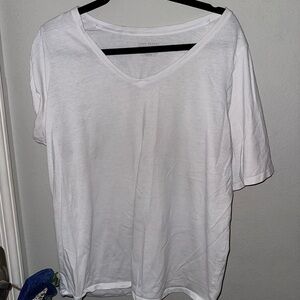 Old Navy White Short Sleeve Tee